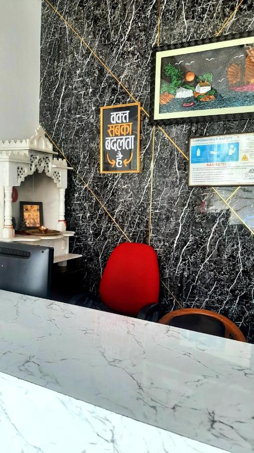 Hotel Hollywood Zirakpur Экстерьер фото